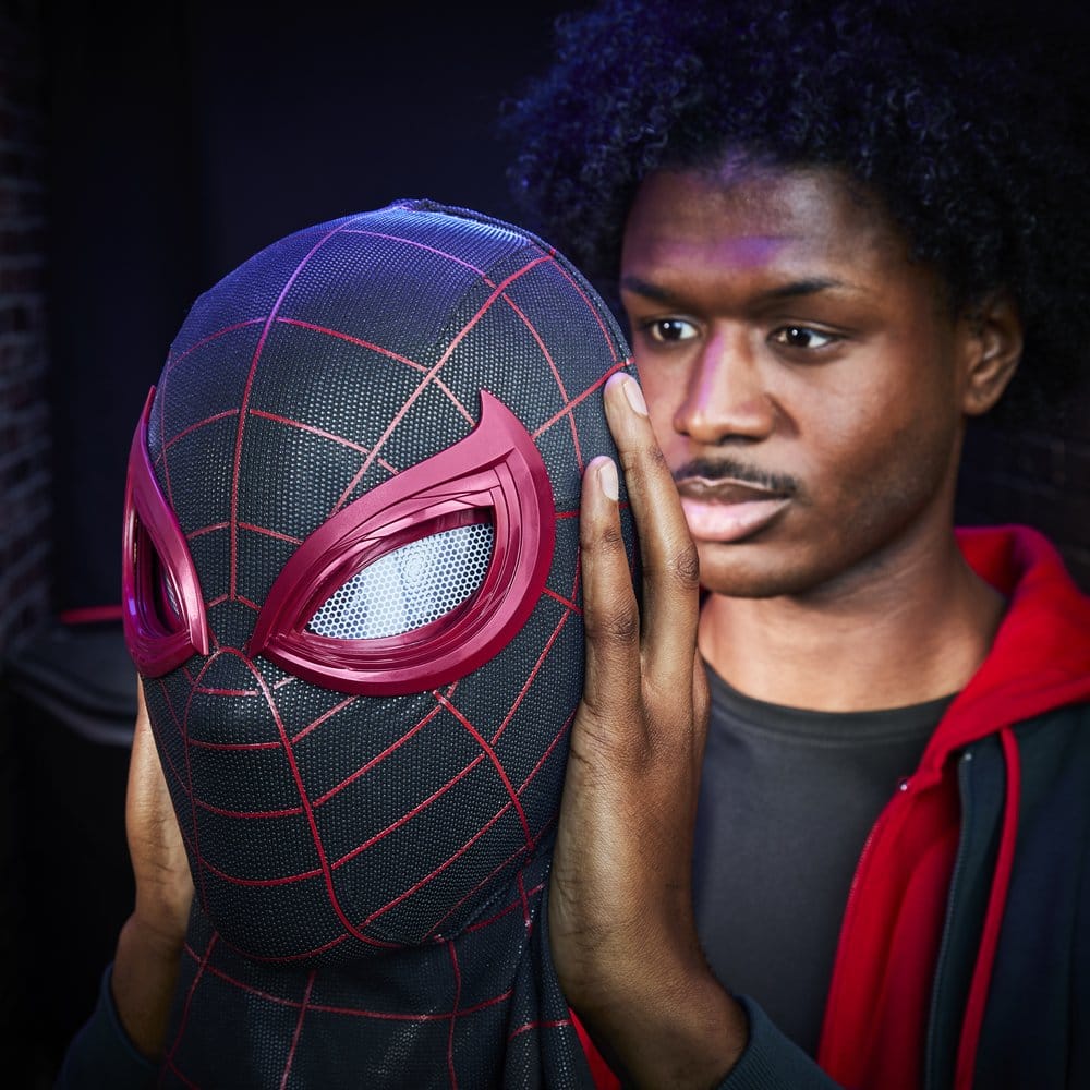 Spider-Man: Miles Morales Marvel Legends Elektronische Maske mit Fernbedienung