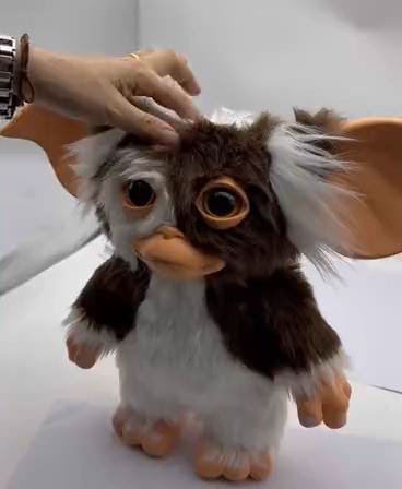 Gremlins Life-Size Plüschfigur mit Sound Gizmo 25 cm
