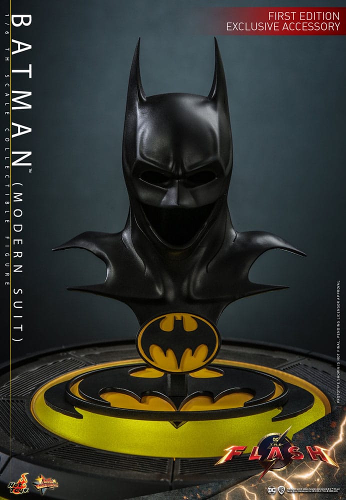 The Flash Movie Masterpiece Actionfigur 1/6 Batman (Modern Suit) 30 cm