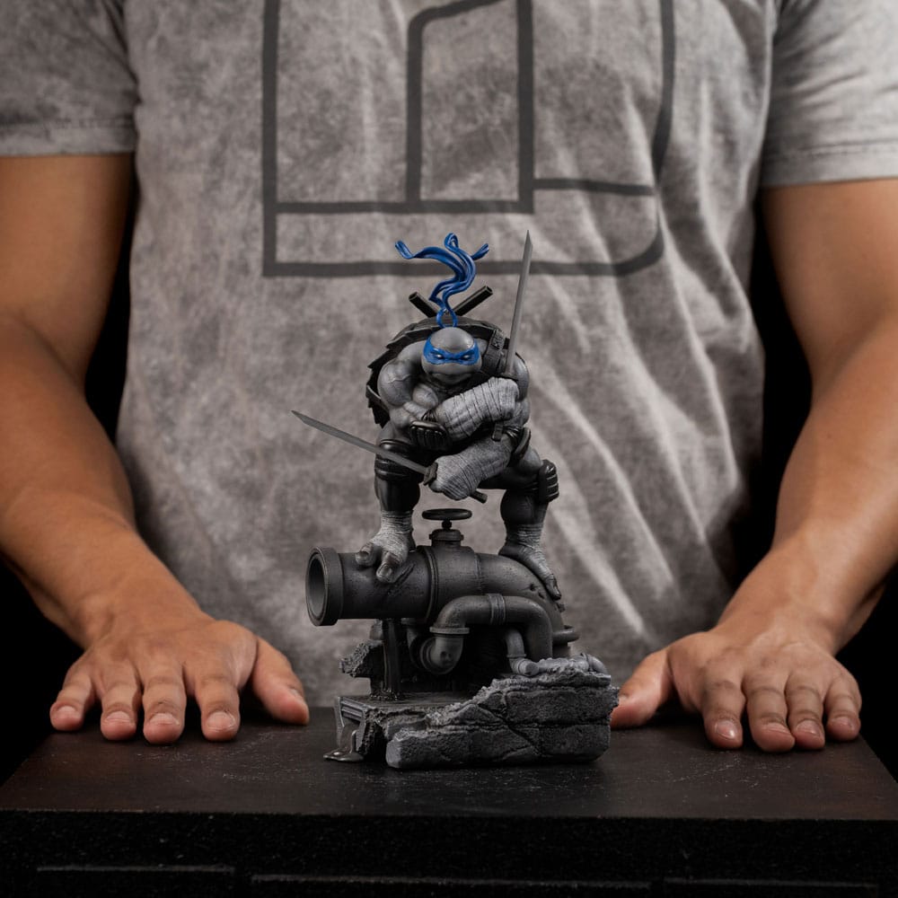 Teenage Mutant Ninja Turtles Art Scale Statue 1/10 Leonardo Black and White Variant 26 cm heo exclusive  