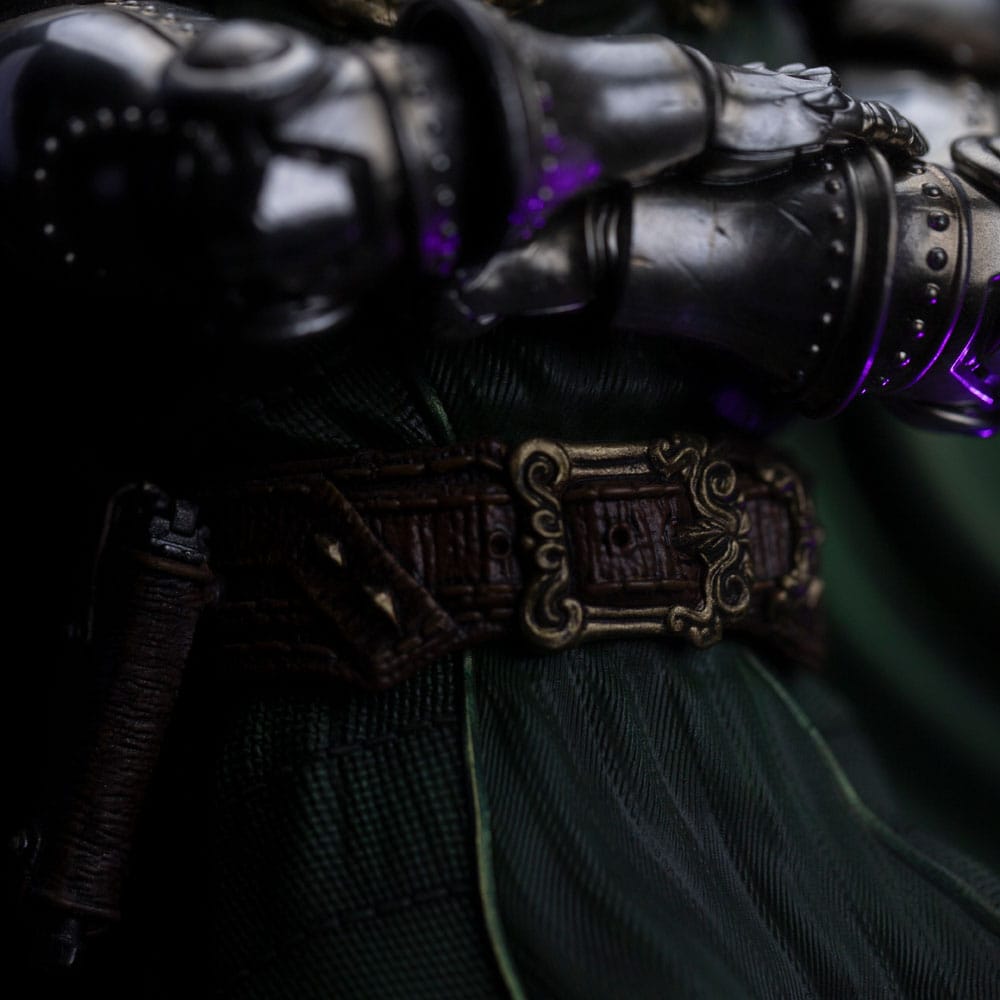 The Infinity Gauntlet Marvel Legends Diorama Art Scale Statue 1/10 Doctor Doom Deluxe Edition 42 cm