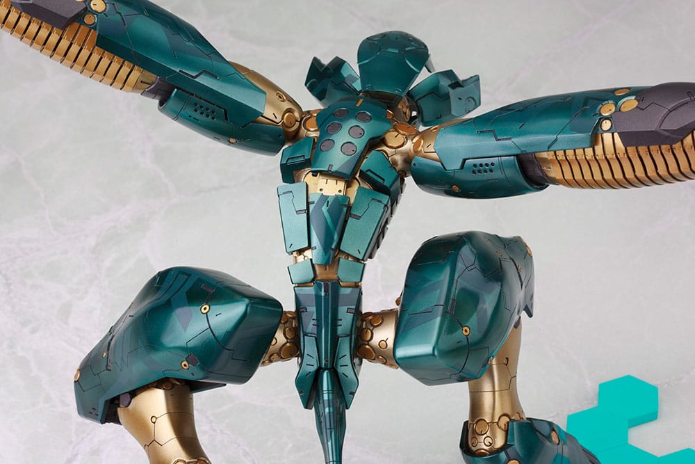 Metal Gear Solid 4 Plastic Model Kit 1/100 Metal Gear Ray 21 cm 