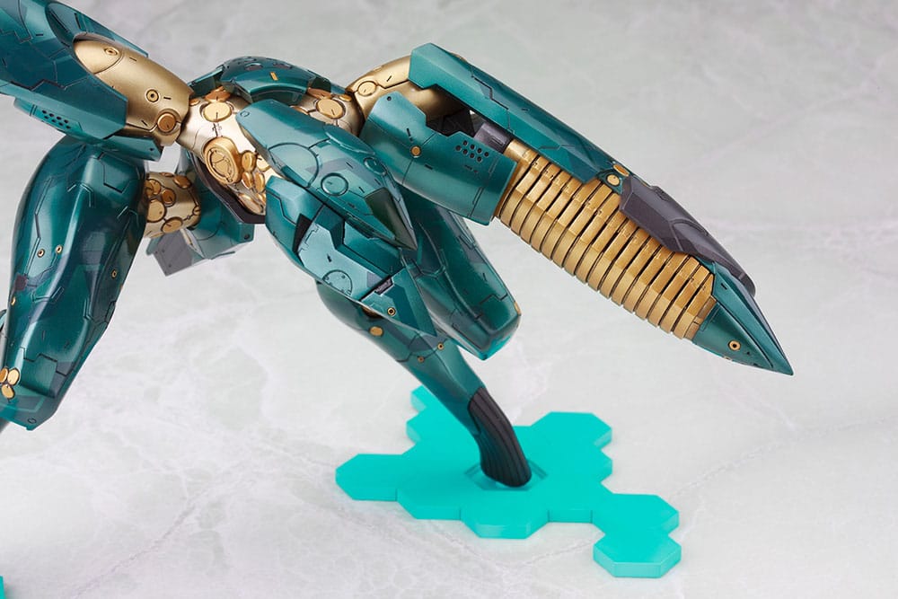 Metal Gear Solid 4 Plastic Model Kit 1/100 Metal Gear Ray 21 cm 