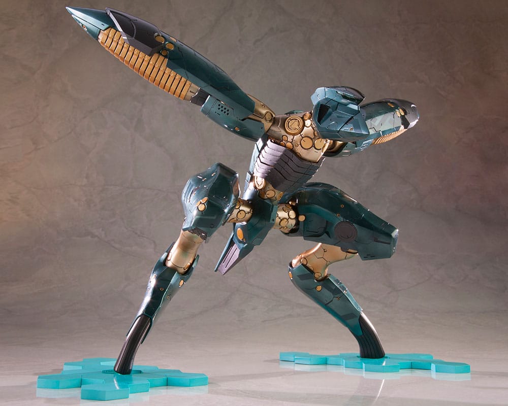 Metal Gear Solid 4 Plastic Model Kit 1/100 Metal Gear Ray 21 cm 