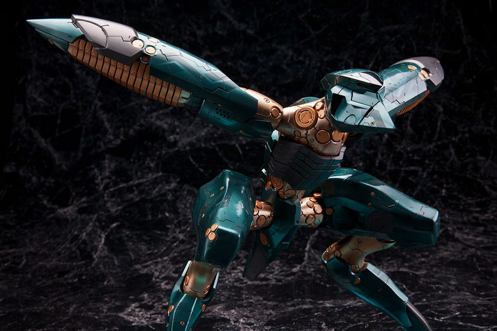 Metal Gear Solid 4 Plastic Model Kit 1/100 Metal Gear Ray 21 cm 
