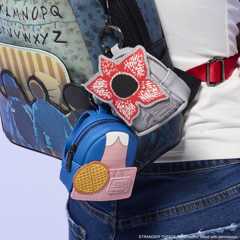 Stranger Things by Loungefly Taschenanhänger Mystery Box Display (15)