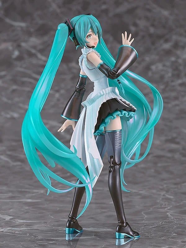 Character Vocal Series 01: Hatsune Miku Plamatea Plastic Model Kit Happy 16th Birthday Ver. 16 cm