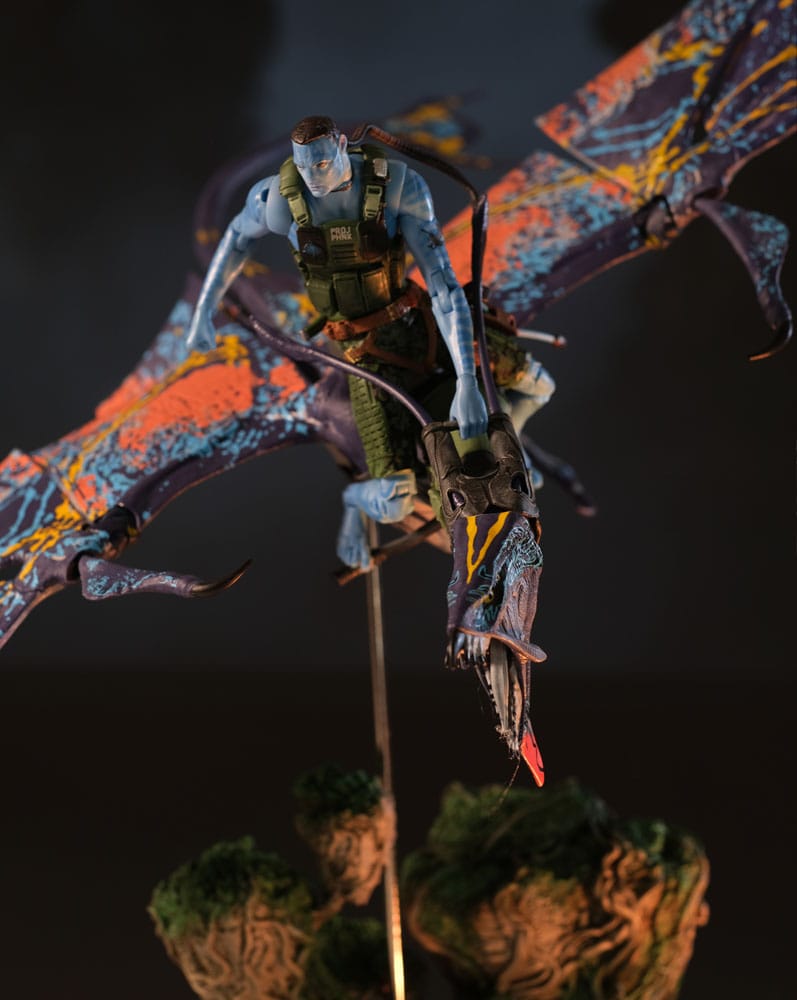 Avatar: The Way of Water Actionfigur Recom Quaritch & RDA Banshee (Gold Label) 