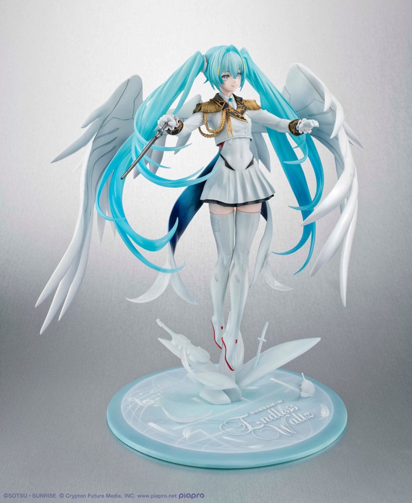 Mobile Suit Gundam x Hatsune Miku Lucrea PVC Statue Hatsune Miku x Wing Gundam Zero EW 45th Anniversary 27 cm        