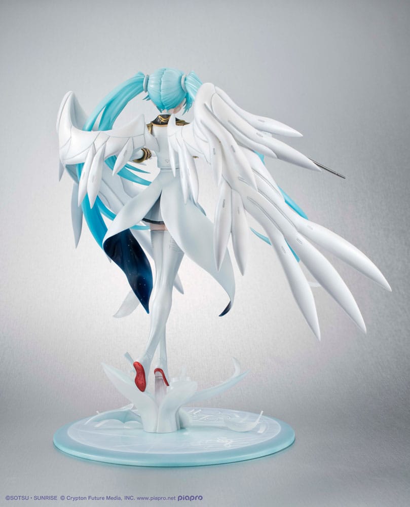 Mobile Suit Gundam x Hatsune Miku Lucrea PVC Statue Hatsune Miku x Wing Gundam Zero EW 45th Anniversary 27 cm        