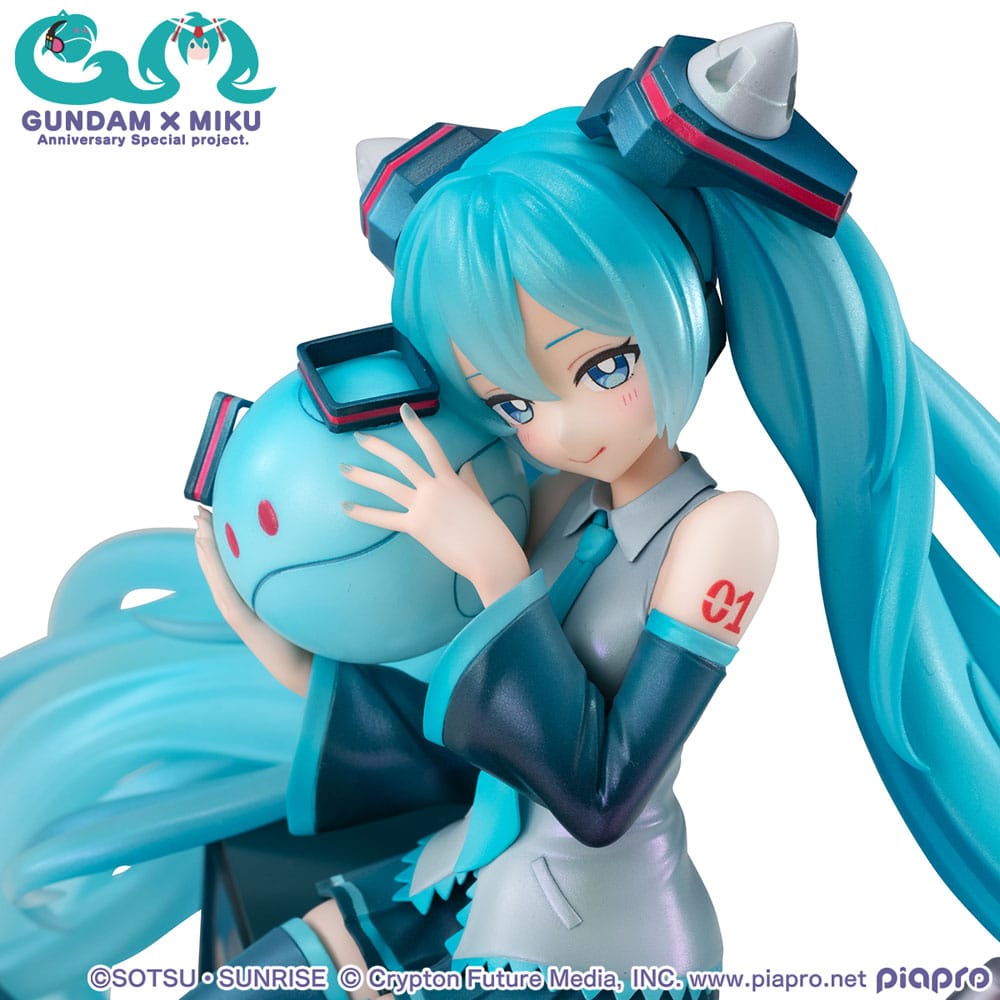 Mobile Suit Gundam x Hatsune Miku Lucrea PVC Statue Hatsune Miku x OO Gundam 45th Anniversary 17 cm        