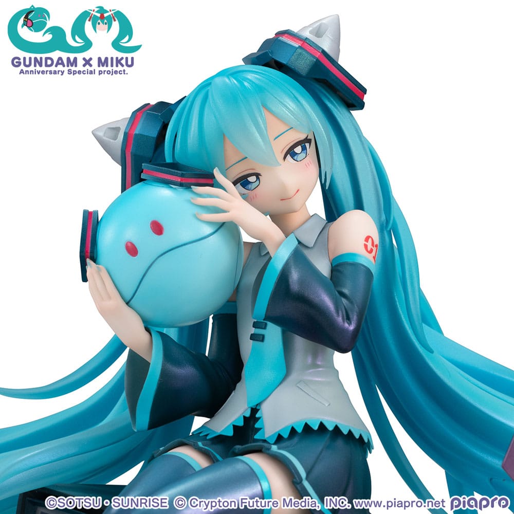 Mobile Suit Gundam x Hatsune Miku Lucrea PVC Statue Hatsune Miku x OO Gundam 45th Anniversary 17 cm        