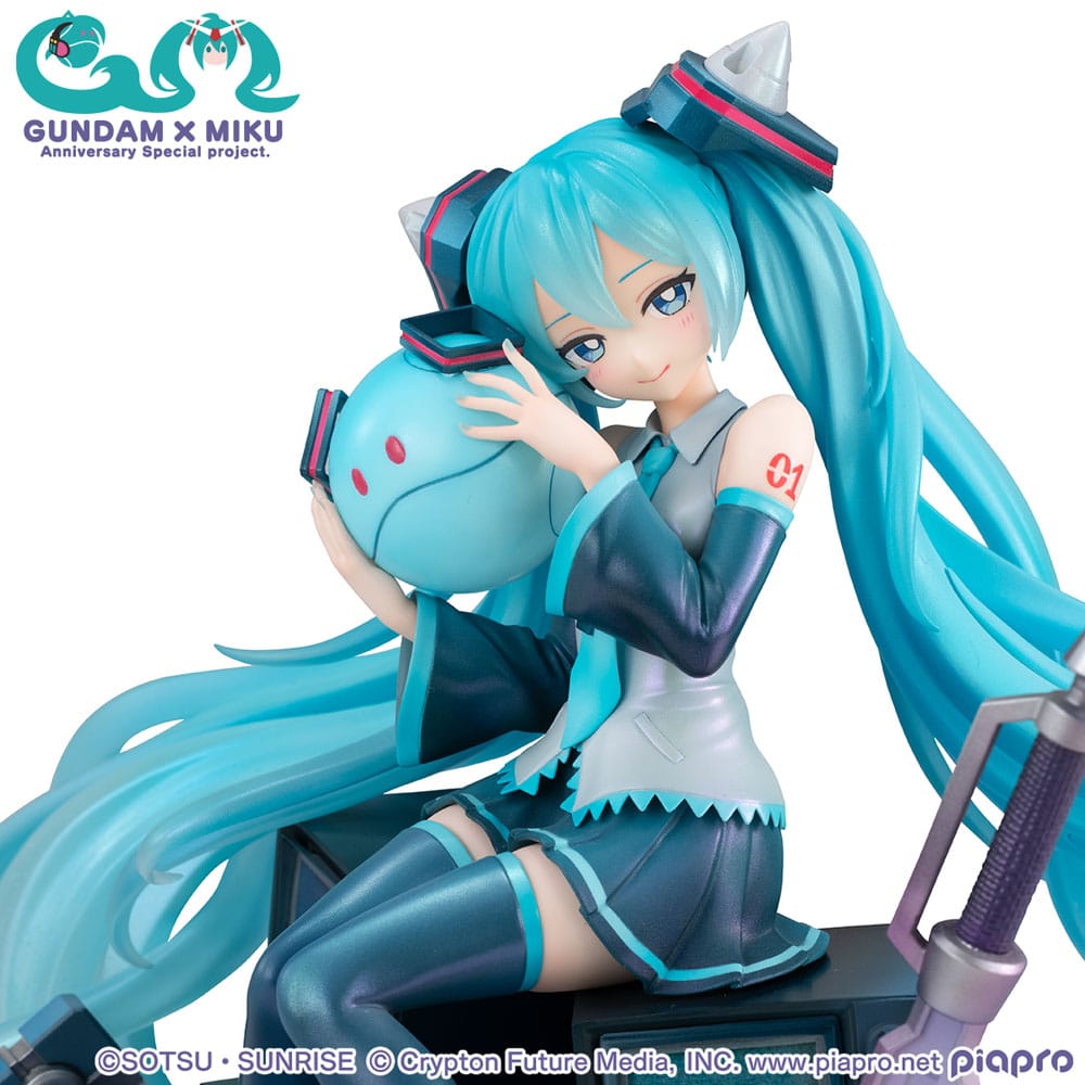 Mobile Suit Gundam x Hatsune Miku Lucrea PVC Statue Hatsune Miku x OO Gundam 45th Anniversary 17 cm        