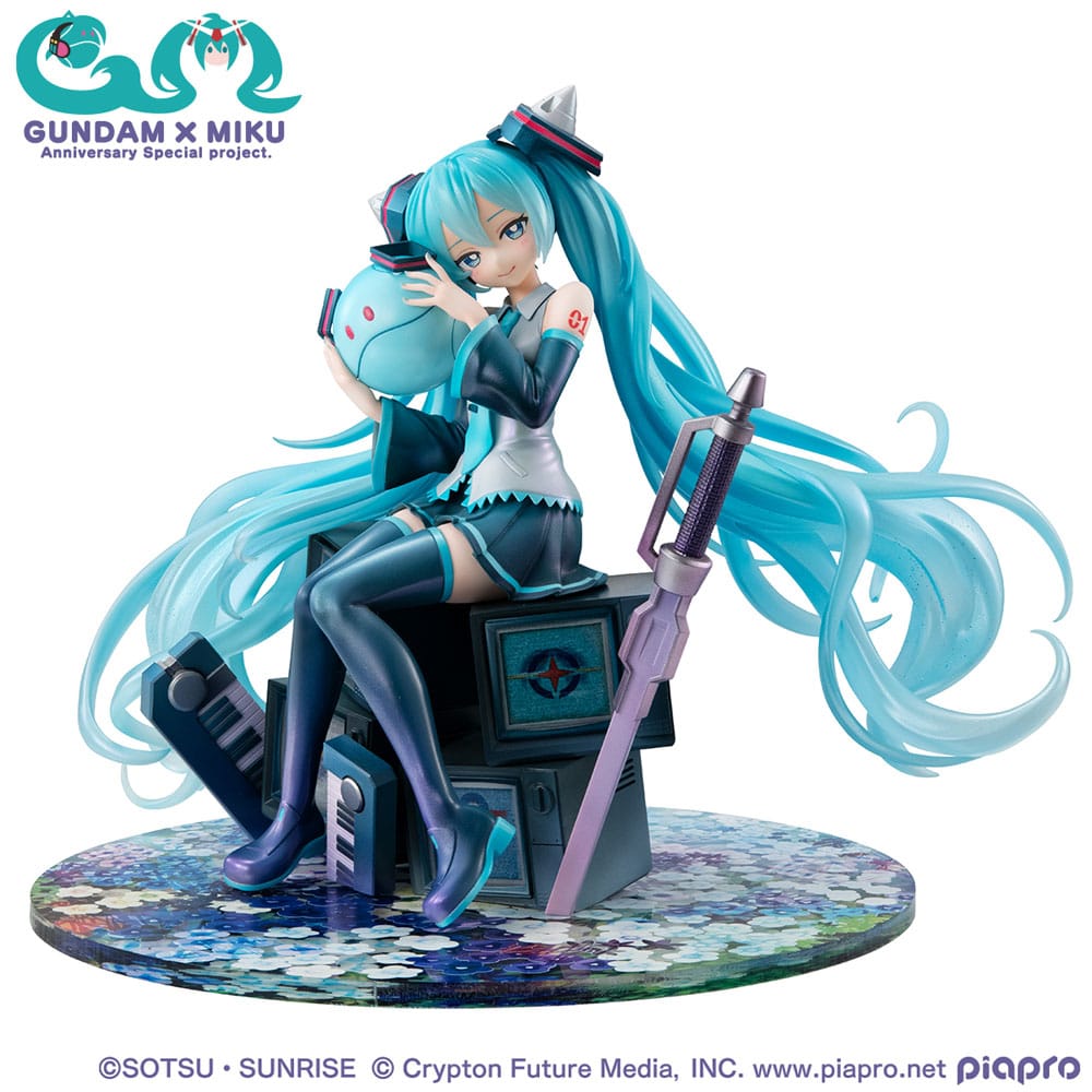Mobile Suit Gundam x Hatsune Miku Lucrea PVC Statue Hatsune Miku x OO Gundam 45th Anniversary 17 cm        