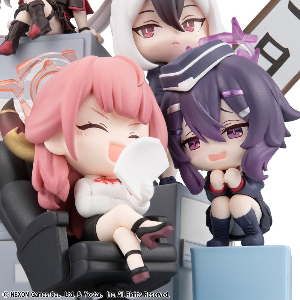 Blue Archive FigUnity PVC Figur 14 cm (with gift)