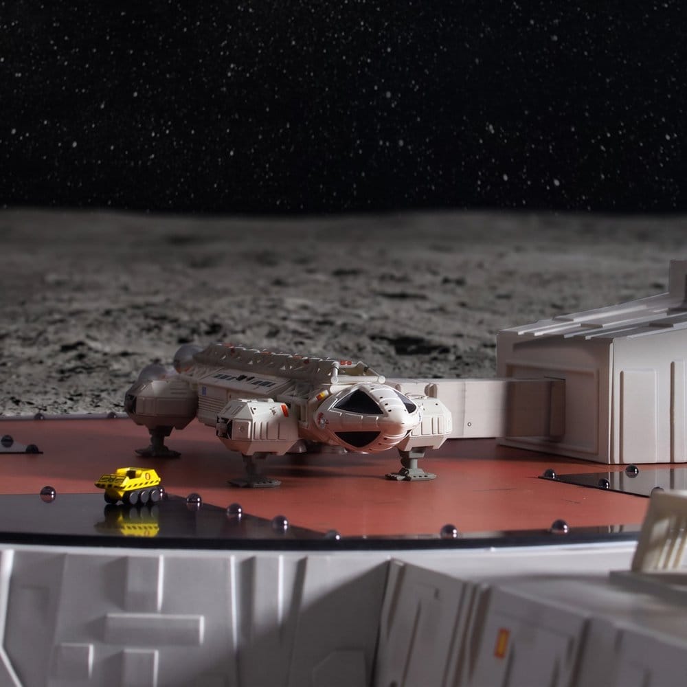 Mondbasis Alpha 1 Spielset Landing Pad (with Eagle Transporter) 46 cm