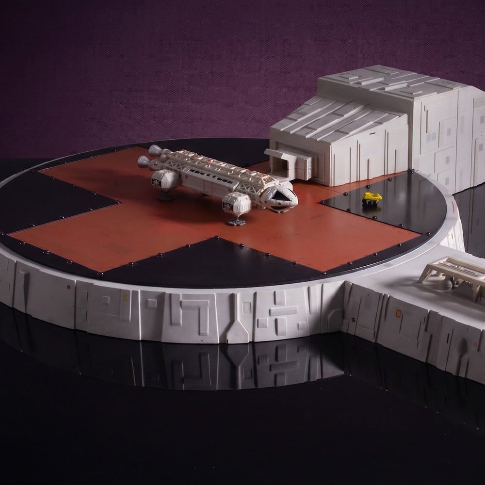 Mondbasis Alpha 1 Spielset Landing Pad (with Eagle Transporter) 46 cm