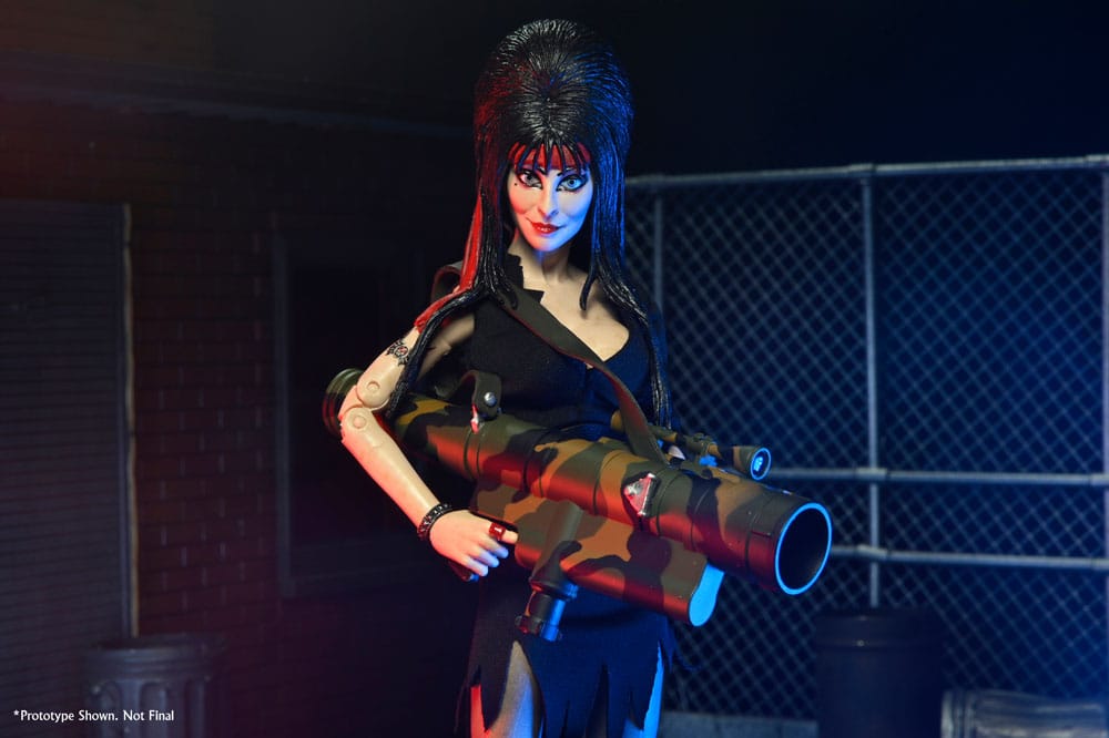 Elvira - Herrscherin der Dunkelheit Clothed Actionfigur Commando Elvira 20 cm        