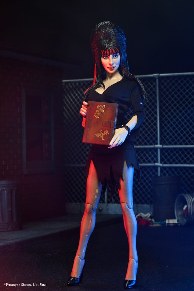Elvira - Herrscherin der Dunkelheit Clothed Actionfigur Commando Elvira 20 cm        