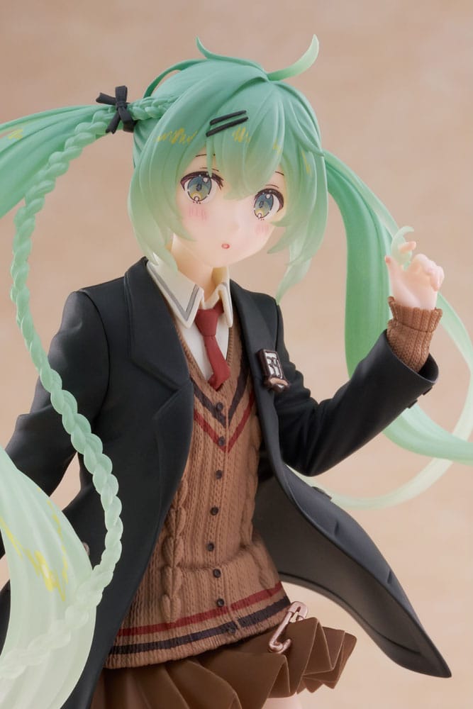 Hatsune Miku PVC Statue Hatsune Miku Fashion Preppy Ver. 18 cm            