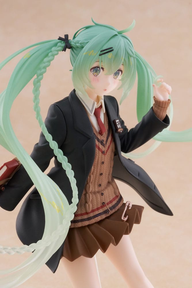 Hatsune Miku PVC Statue Hatsune Miku Fashion Preppy Ver. 18 cm            