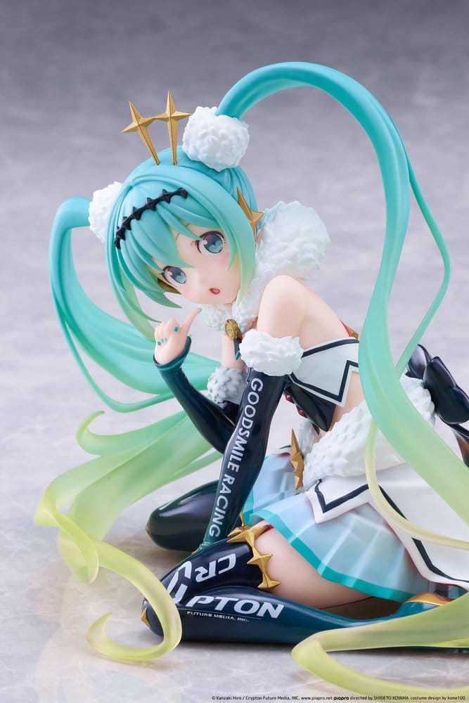 Hatsune Miku Taito Kuji PVC Figur Racing Miku 2018 Ver. Round 8 13 cm