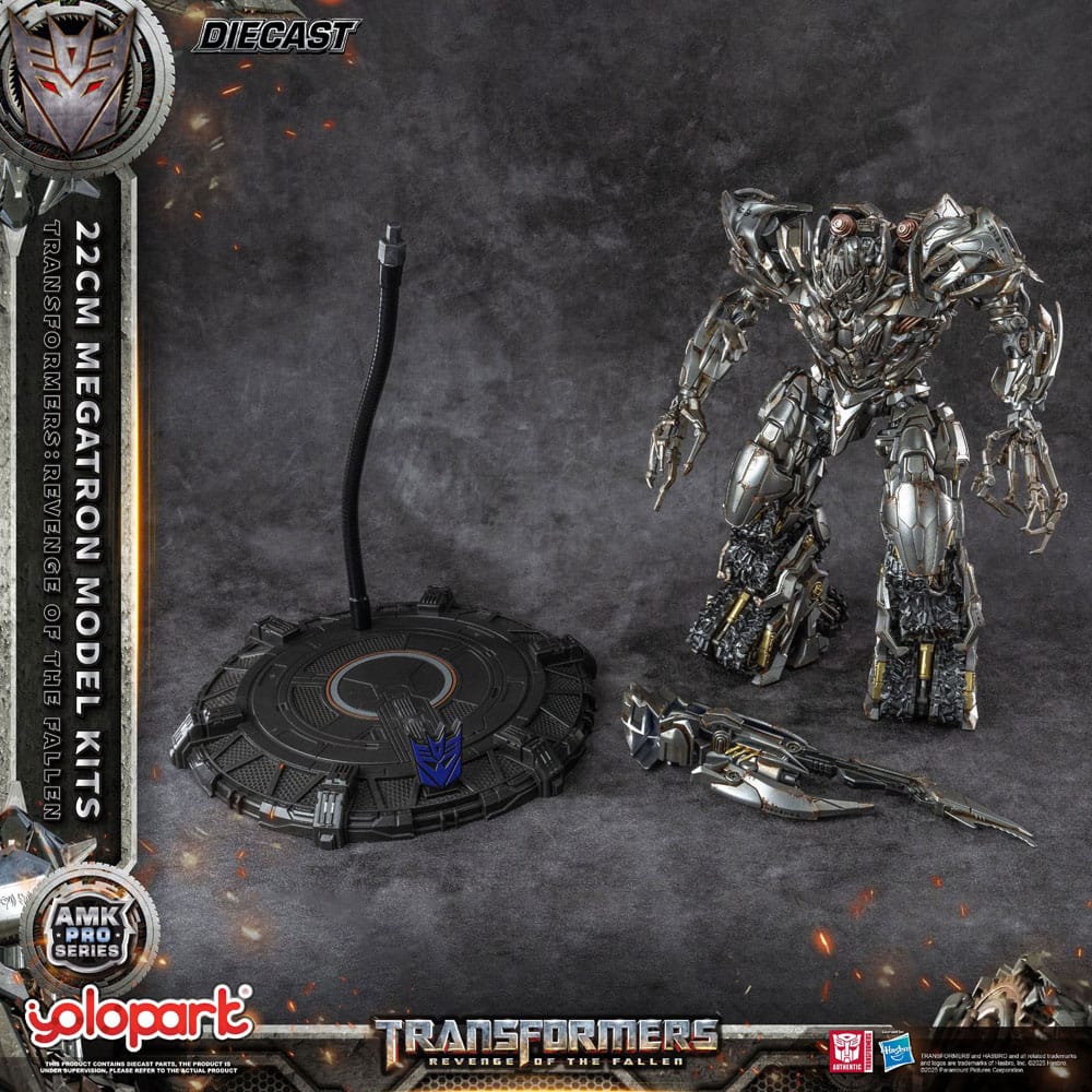Transformers: Revenge of the Fallen AMK Pro Series Plastic Model Kit Megatron (Oversea Version) 22 cm    