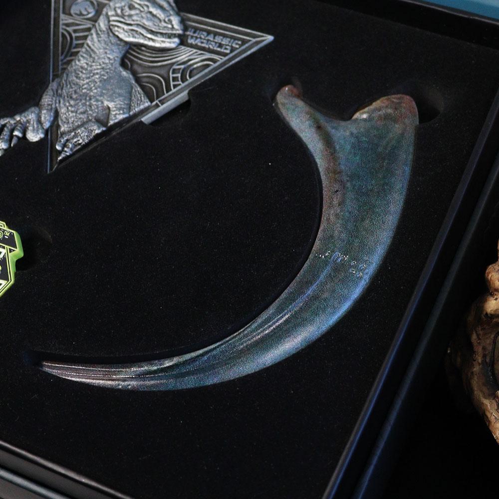 Jurassic World Ansteck-Pin 3er-Pack Raptor Training Commendation Limited Edition