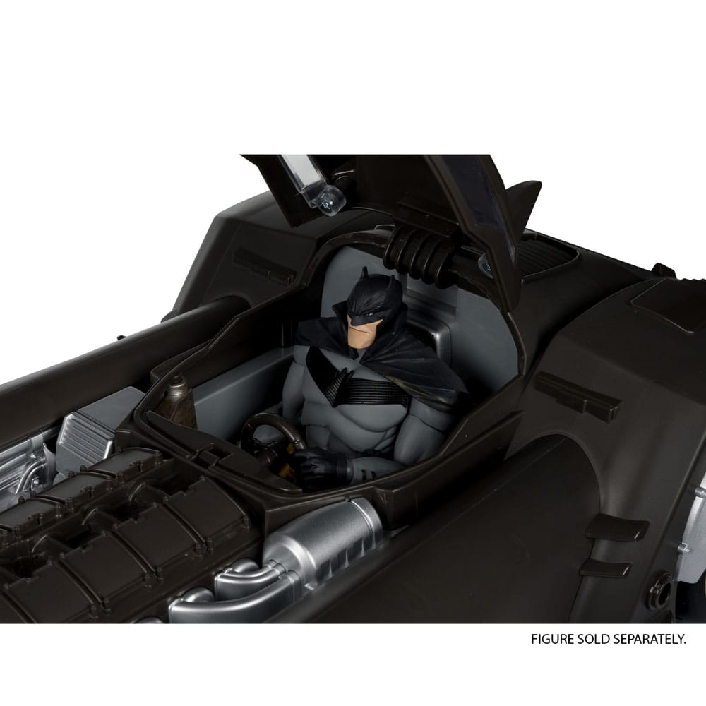 DC Multiverse Fahrzeug White Knight Batmobile (Gold Label) 18 cm