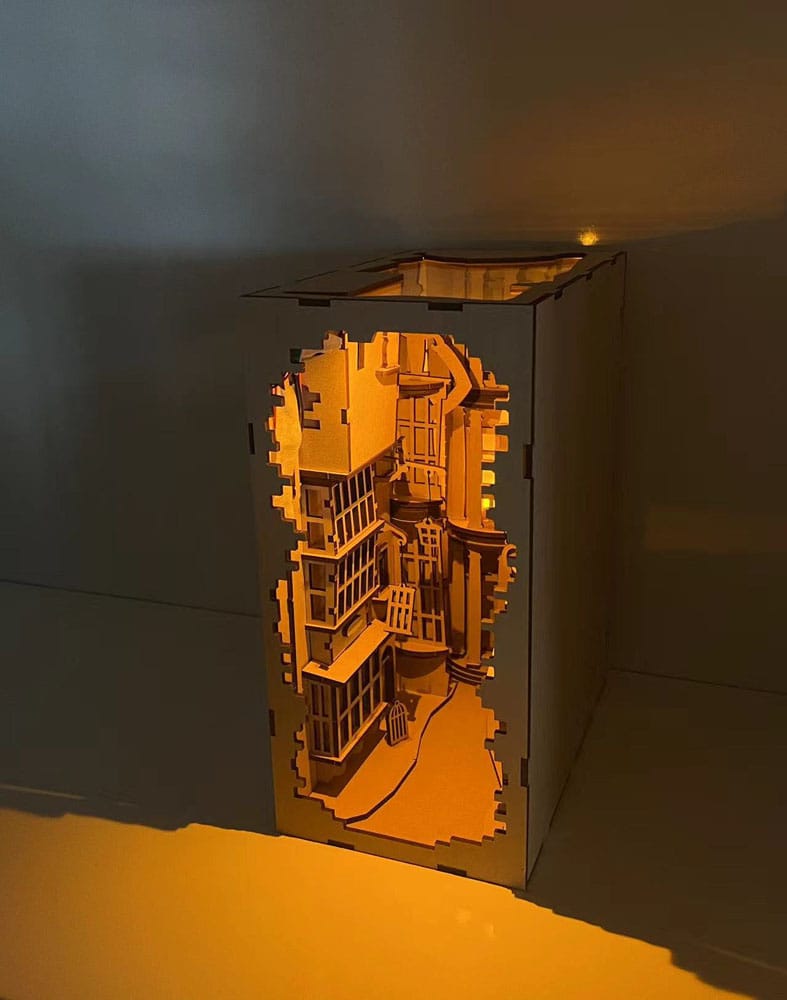 Harry Potter Tiny Adventures Book Nook Mini-Diorama Winkelgasse 23 cm